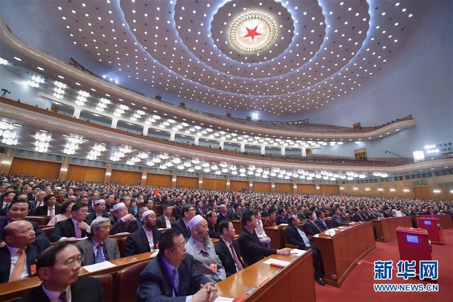 布朗尼后腦勺砸地一幕曝光！痛苦趴地后起身 已被召回明天小概率出戰(zhàn)