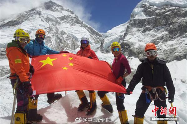 [流言板]銅墻鐵壁！雷霆三人合圍造成字母哥走步失誤，杰威興奮慶祝